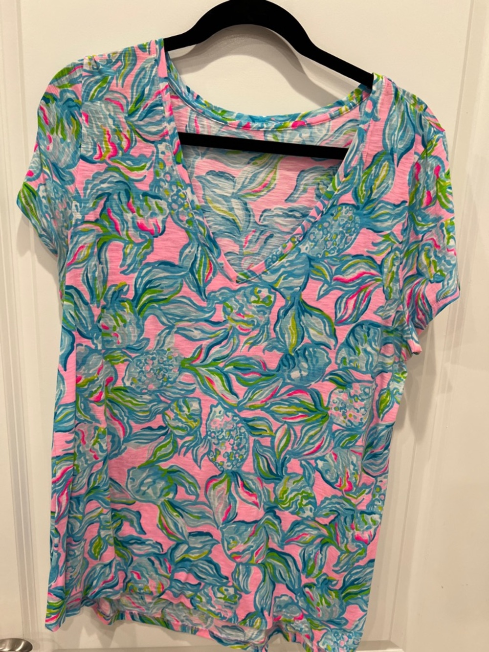 Lilly Pulitzer Pink Multicolor Tropical Print V-Neck Tee